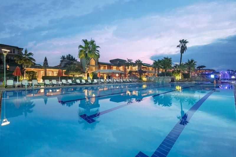 Maritim Pine Beach Resort Belek Hotels In Turkey Mercury Holidays